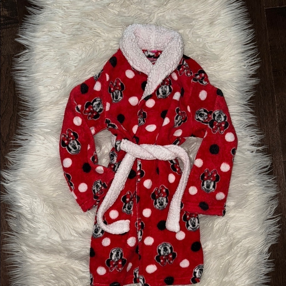 Adorable Minnie Mouse Robe